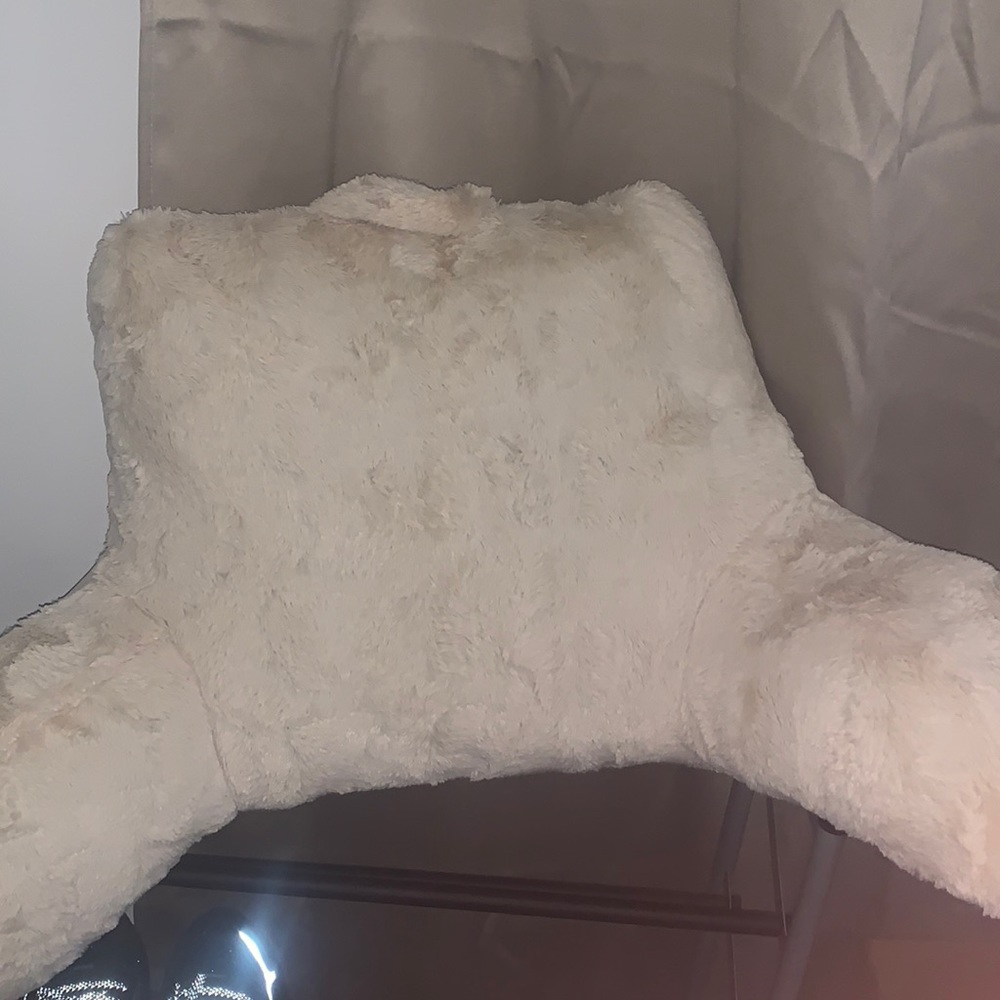 Sherpa bed rest pillow (comfy and smooth)